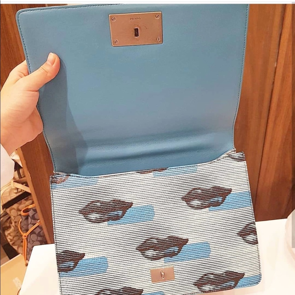 💯✅ Authentic Prada - Picture 3 of 8